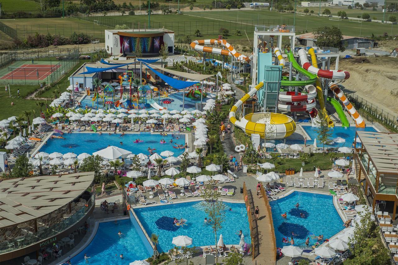 Dream World Aqua Hotel Side Bagian luar foto