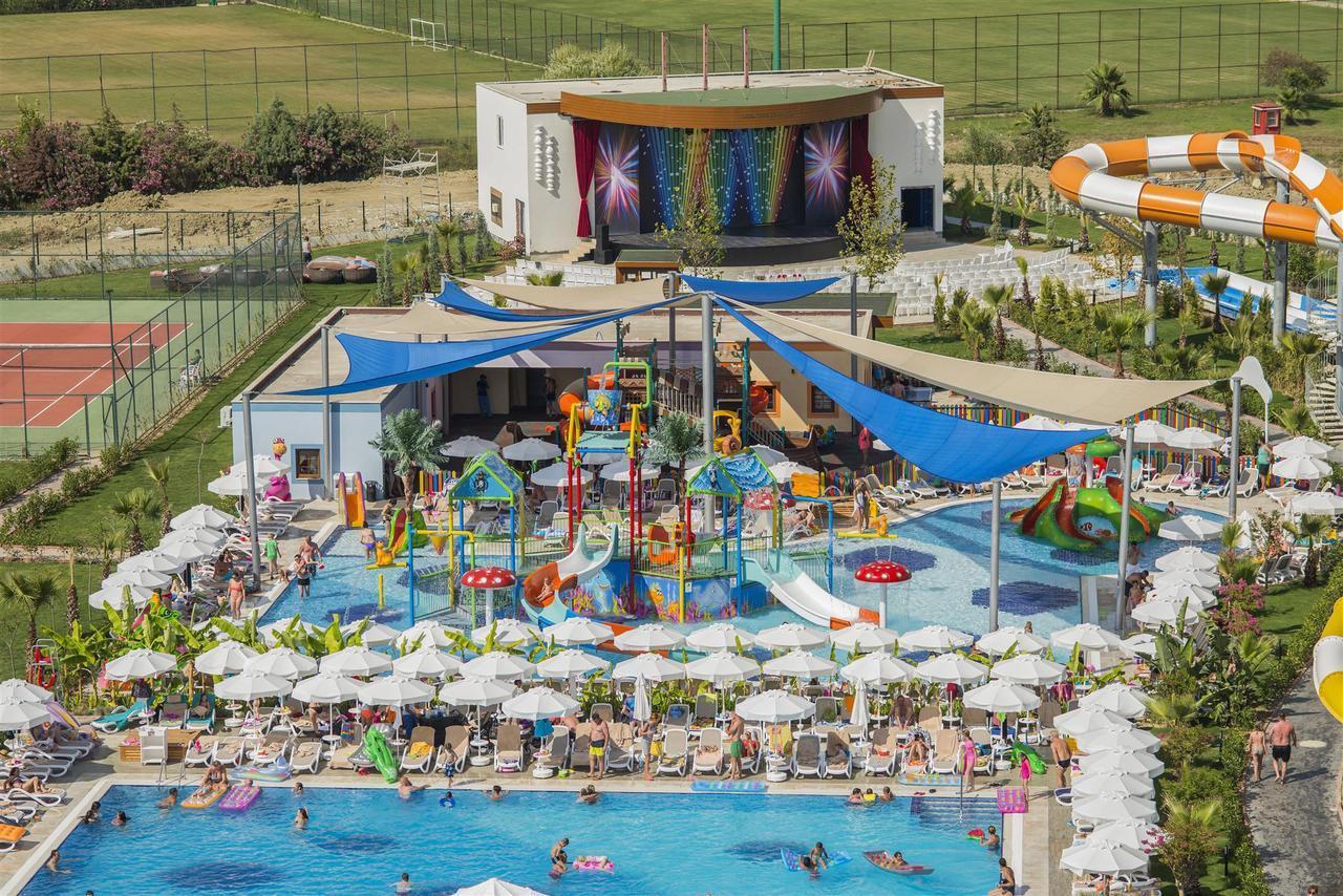 Dream World Aqua Hotel Side Bagian luar foto