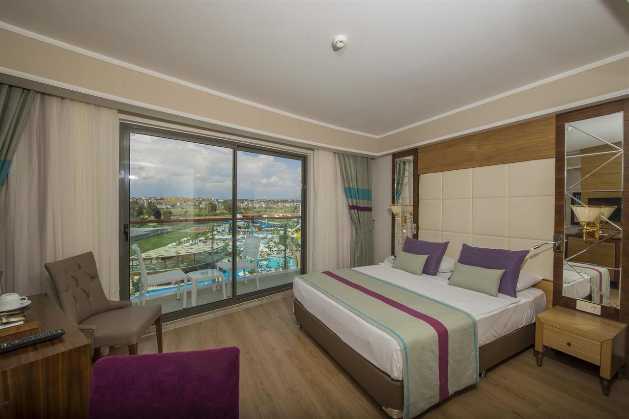 Dream World Aqua Hotel Side Bagian luar foto