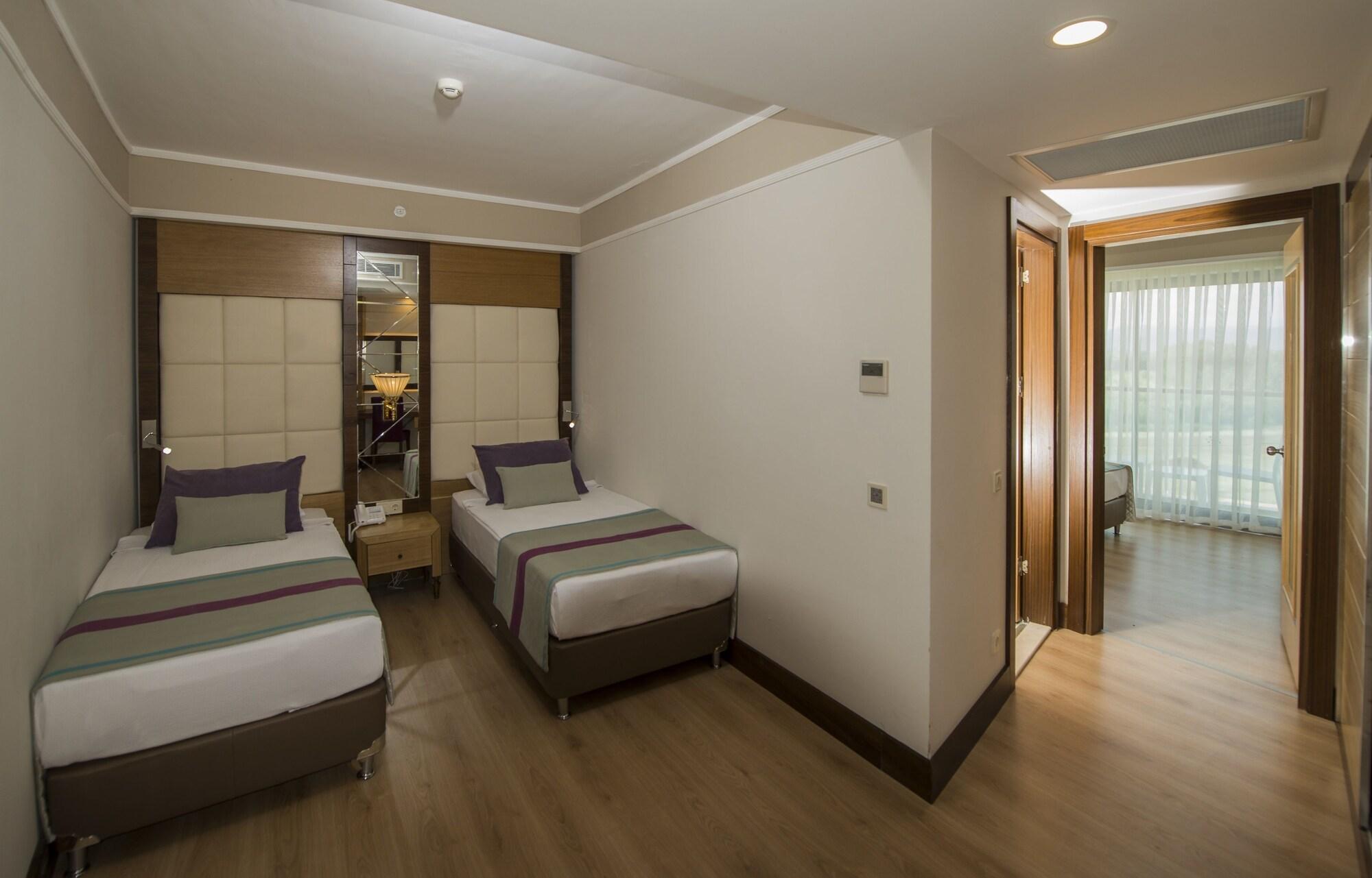 Dream World Aqua Hotel Side Bagian luar foto