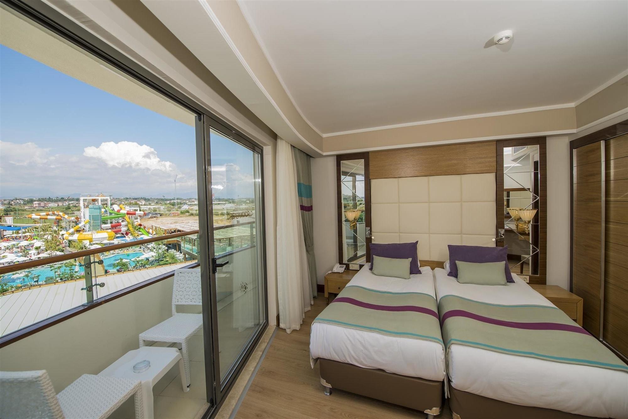 Dream World Aqua Hotel Side Bagian luar foto