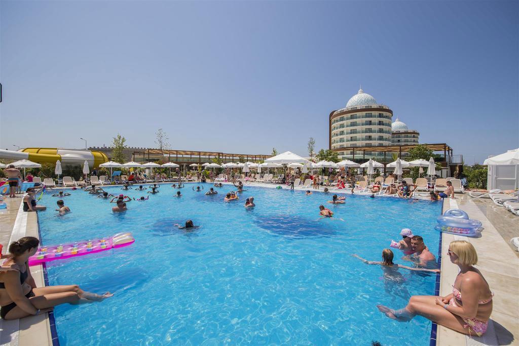 Dream World Aqua Hotel Side Bagian luar foto