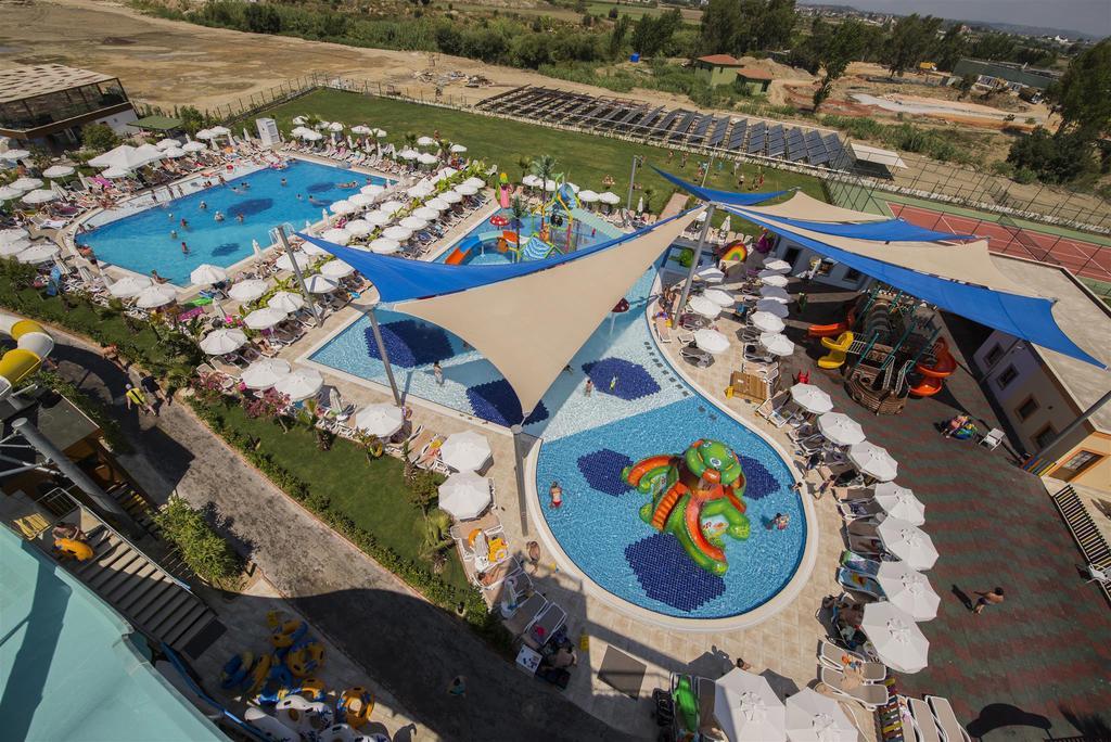 Dream World Aqua Hotel Side Bagian luar foto