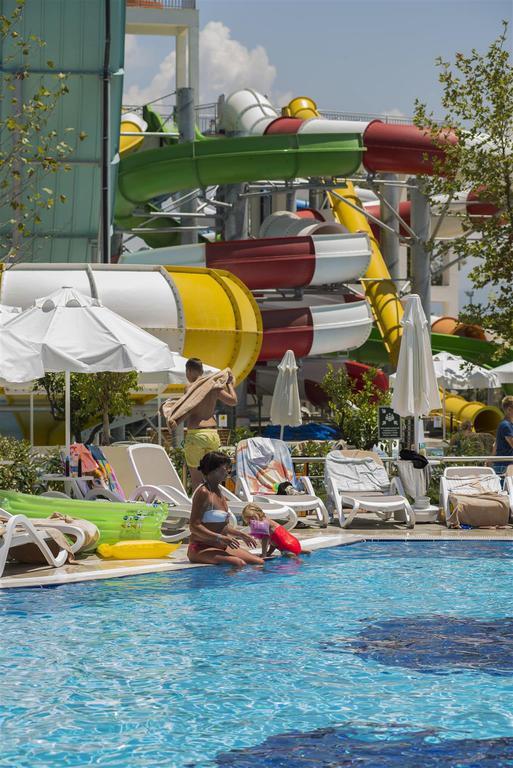 Dream World Aqua Hotel Side Bagian luar foto