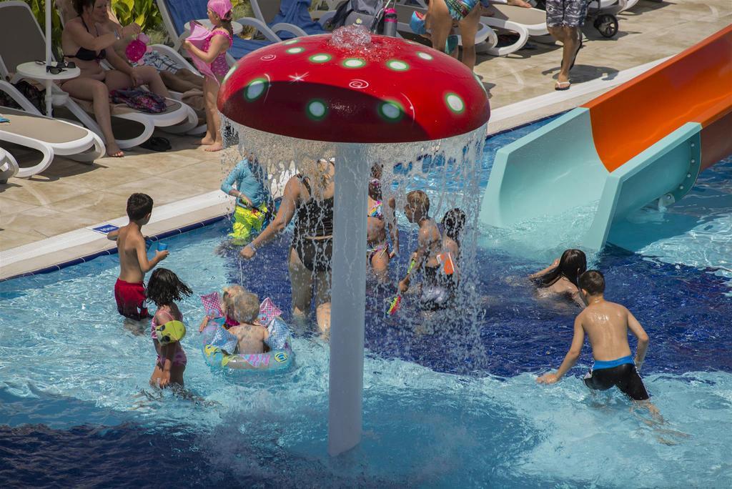 Dream World Aqua Hotel Side Bagian luar foto