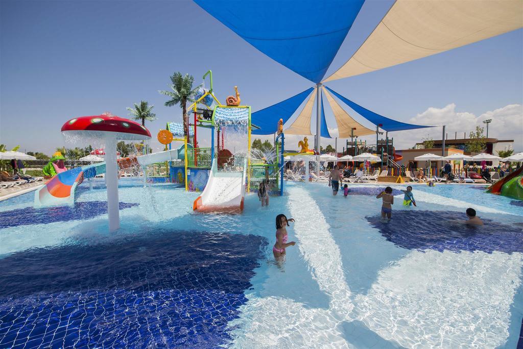 Dream World Aqua Hotel Side Bagian luar foto