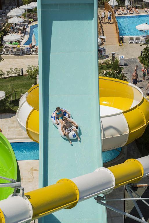 Dream World Aqua Hotel Side Bagian luar foto