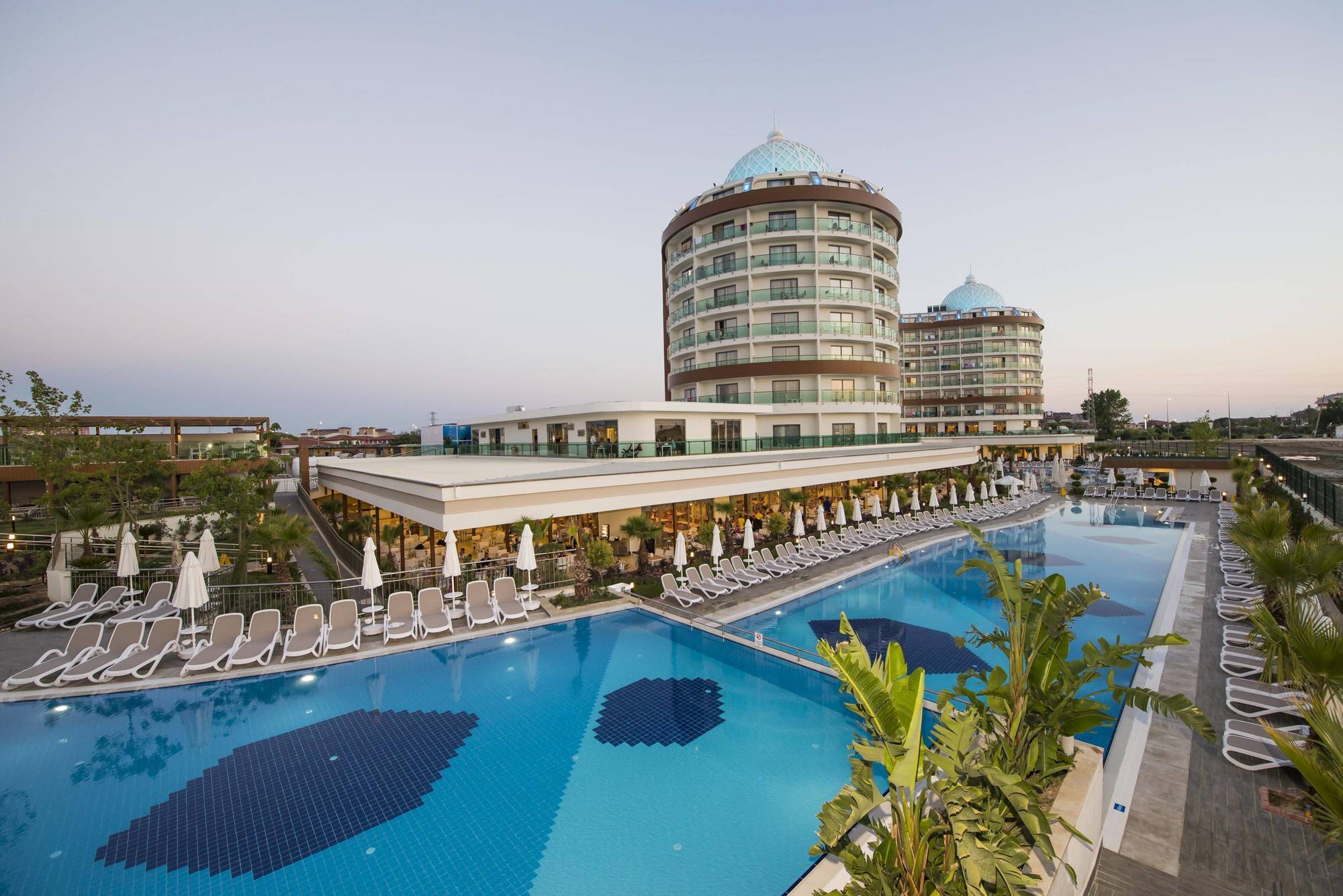 Dream World Aqua Hotel Side Bagian luar foto