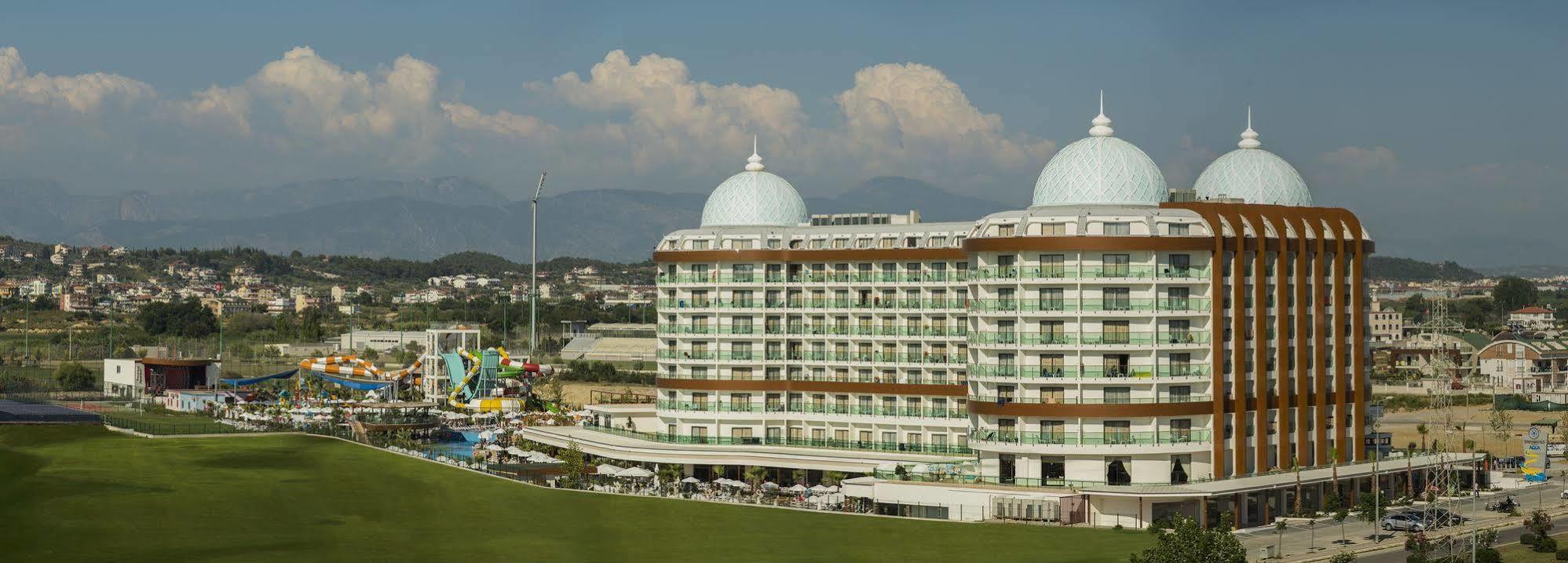 Dream World Aqua Hotel Side Bagian luar foto